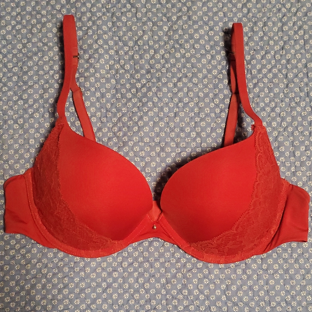Montelle Intimates Red Lace Bra 36B
